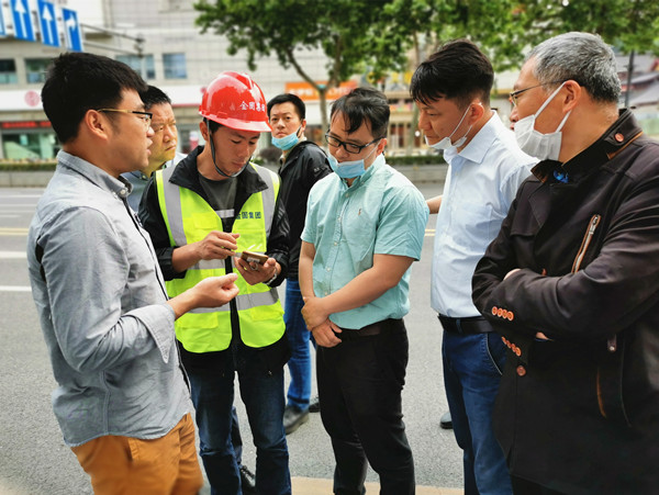 省住建廳檢查組蒞臨鼓樓區(qū)檢查排水管網(wǎng)養(yǎng)護工作